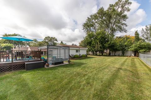 2102 Halsey Dr, Des Plaines, IL 60018 photo 23