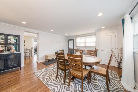 2102 Halsey Dr, Des Plaines, IL 60018 photo 8