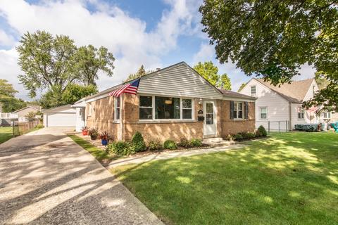 2102 Halsey Dr, Des Plaines, IL 60018 photo 1