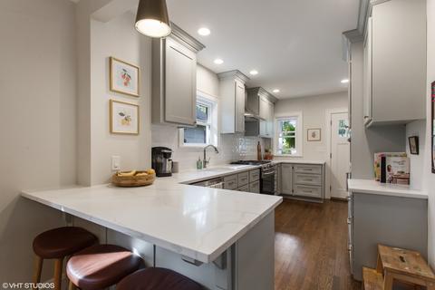 2110 Forestview Rd, Evanston, IL 60201 photo 4