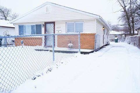 3223 Nelson Ave, Robbins, IL 60472 photo 2