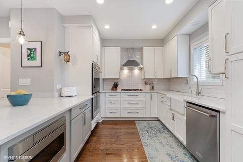 2307 W Thomas St, Chicago, IL 60622 photo 8