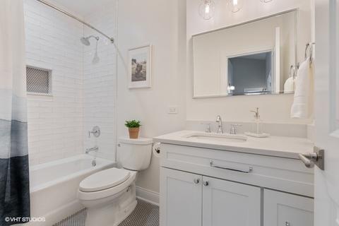 2307 W Thomas St, Chicago, IL 60622 photo 16