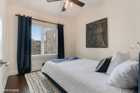 2307 W Thomas St, Chicago, IL 60622 photo 14