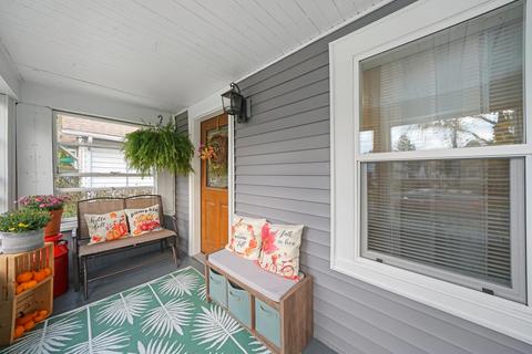 412 Bangs St, Aurora, IL 60505 photo 2