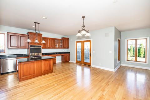 2759 Maple St, Des Plaines, IL 60018 photo 4