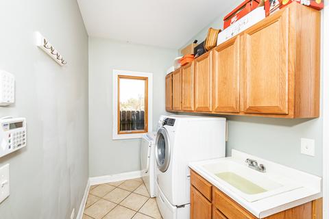 2759 Maple St, Des Plaines, IL 60018 photo 29