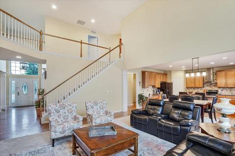 8 Benton Ct, Algonquin, IL 60102 photo 8
