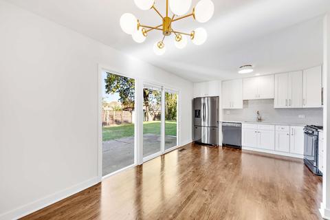 17527 Maple Dr, Lansing, IL 60438 photo 8