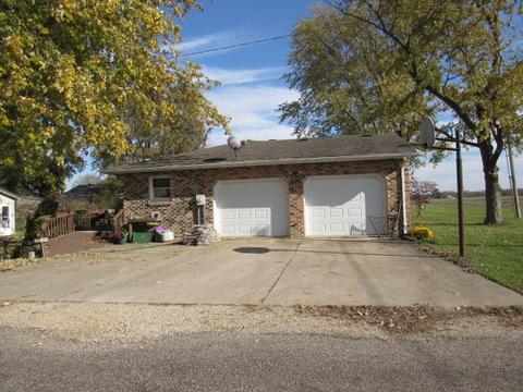 200 E Market St, Dewitt, IL 61735 photo 2