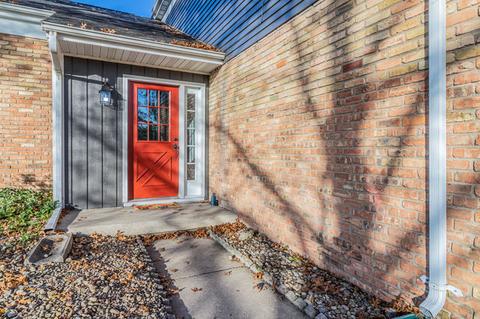 810 Devonshire Dr, Champaign, IL 61820 photo 4