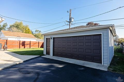23 Thrush Rd, Carpentersville, IL 60110 photo 17