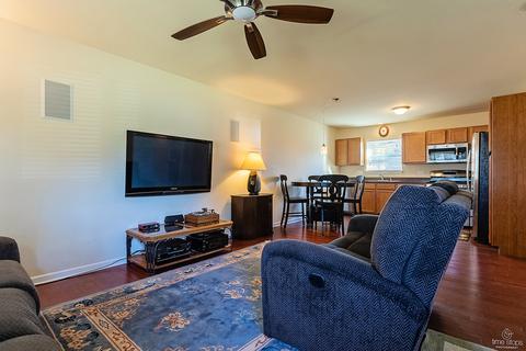 23 Thrush Rd, Carpentersville, IL 60110 photo 2