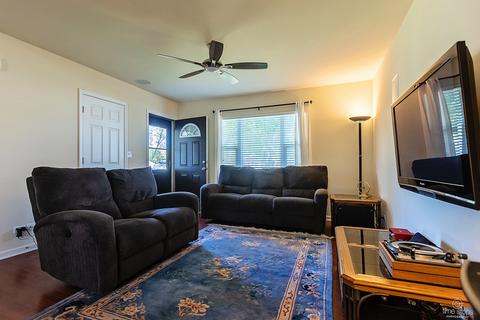23 Thrush Rd, Carpentersville, IL 60110 photo 3