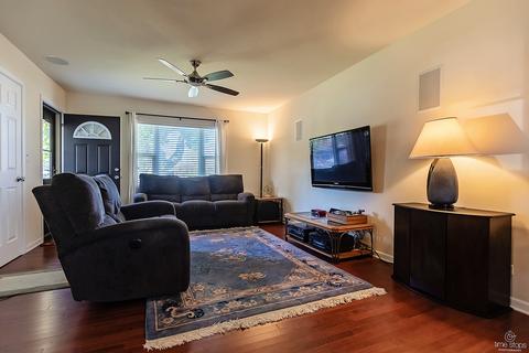 23 Thrush Rd, Carpentersville, IL 60110 photo 4