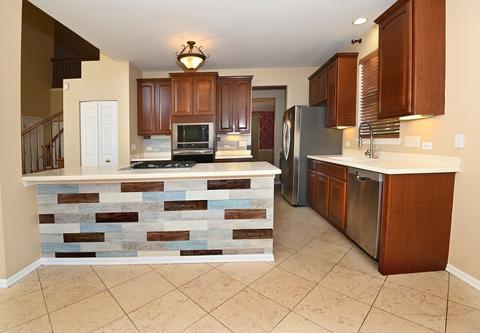 1700 White Oak Ln, Hoffman Estates, IL 60192 photo 5