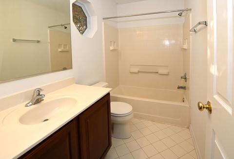 1700 White Oak Ln, Hoffman Estates, IL 60192 photo 22