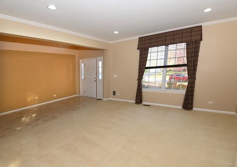 1700 White Oak Ln, Hoffman Estates, IL 60192 photo 2