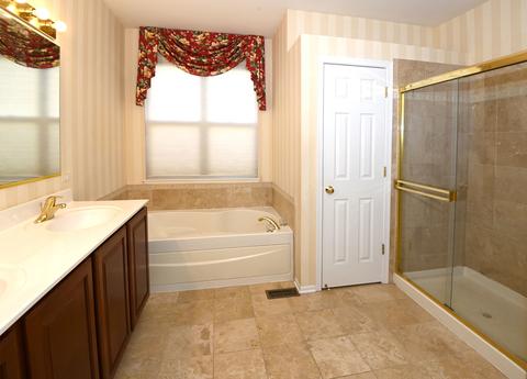 1700 White Oak Ln, Hoffman Estates, IL 60192 photo 13