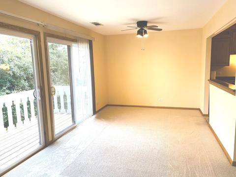 458 Thornhill Ln #B2, Wheeling, IL 60090 photo 3