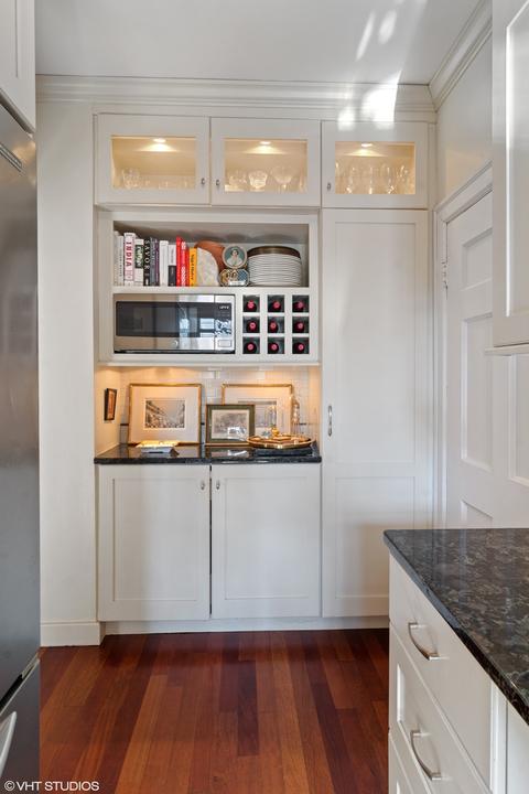73 Elm St #5D, Chicago, IL 60611 photo 17