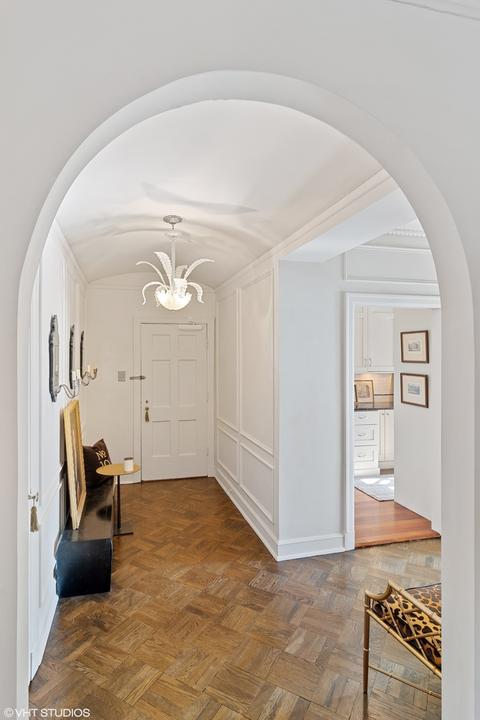 73 Elm St #5D, Chicago, IL 60611 photo 3