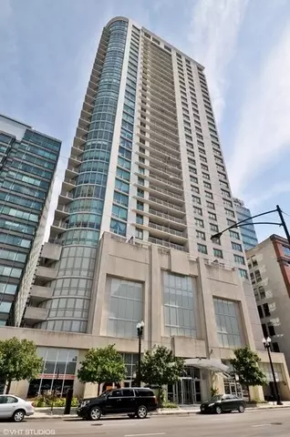 125 S Jefferson St #P19, Chicago, IL 60661