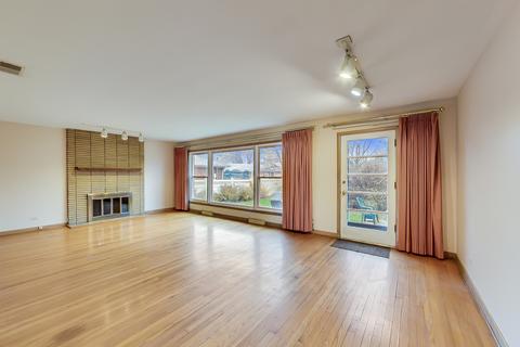 107 E Council Trl, Mount Prospect, IL 60056 photo 2
