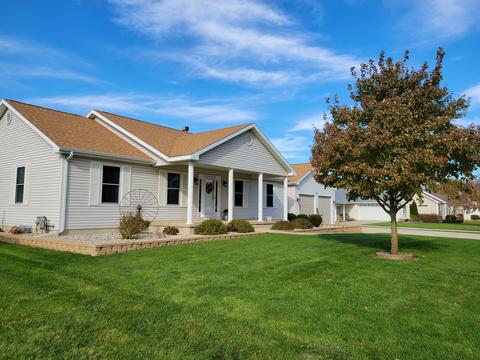 524 S Maple St, Gilman, IL 60938 photo 1