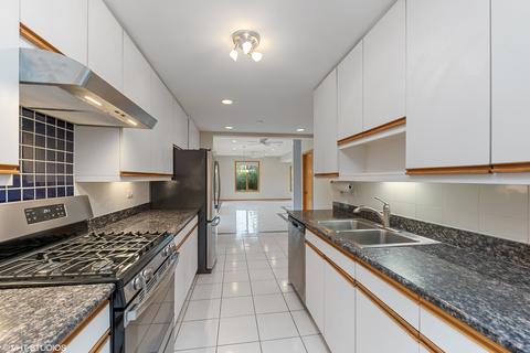 701 Kipling Ct, Roselle, IL 60172 photo 7