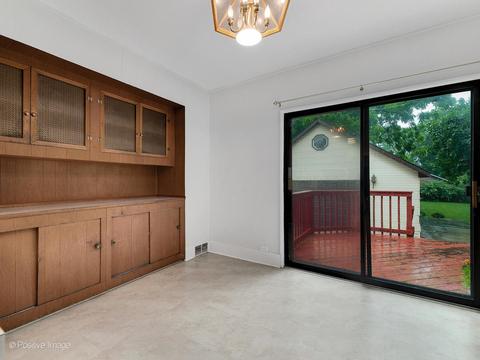 323 E Jefferson Ave, Wheaton, IL 60187 photo 8