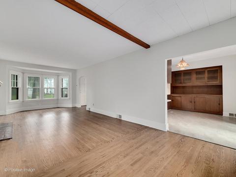 323 E Jefferson Ave, Wheaton, IL 60187 photo 3