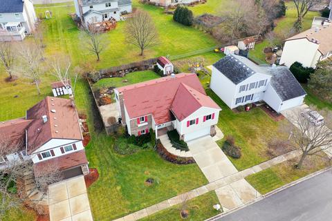 1207 Pinetree Ln, Bartlett, IL 60103 photo 2