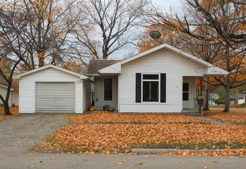317 W Wall St, Morrison, IL 61270 photo 2