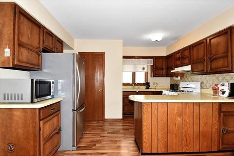 7511 Eleanor Pl, Willowbrook, IL 60527 photo 13