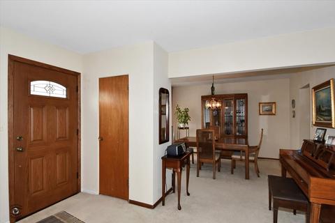 7511 Eleanor Pl, Willowbrook, IL 60527 photo 6
