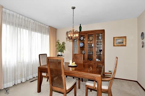 7511 Eleanor Pl, Willowbrook, IL 60527 photo 14