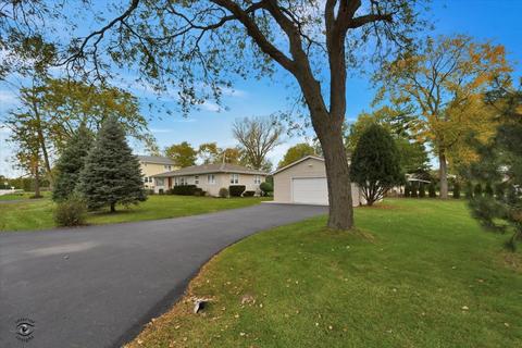 7511 Eleanor Pl, Willowbrook, IL 60527 photo 3