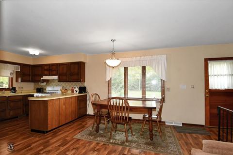 7511 Eleanor Pl, Willowbrook, IL 60527 photo 12