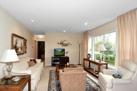 7511 Eleanor Pl, Willowbrook, IL 60527 photo 9