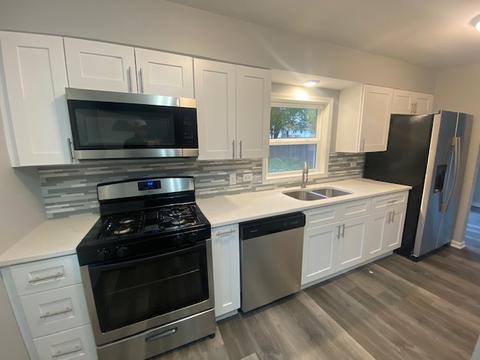 253 E Fullerton Ave, Elmhurst, IL 60126 photo 2