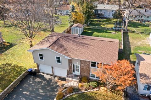5801 Bunny Ave, Mchenry, IL 60051 photo 2