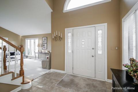 1347 W Meyer Dr, Addison, IL 60101 photo 2
