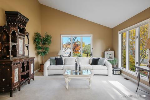 1347 W Meyer Dr, Addison, IL 60101 photo 4