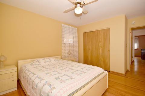 7145 W Wright Ter, Niles, IL 60714 photo 23