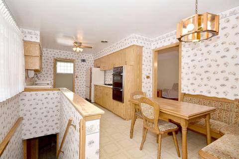 7145 W Wright Ter, Niles, IL 60714 photo 15