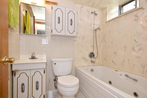 7145 W Wright Ter, Niles, IL 60714 photo 32