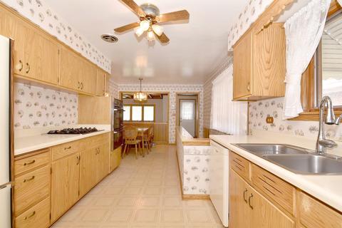 7145 W Wright Ter, Niles, IL 60714 photo 18
