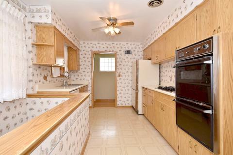7145 W Wright Ter, Niles, IL 60714 photo 17