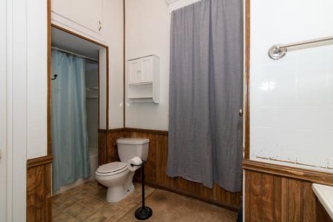 105 W 4th St, Gridley, IL 61744 photo 17